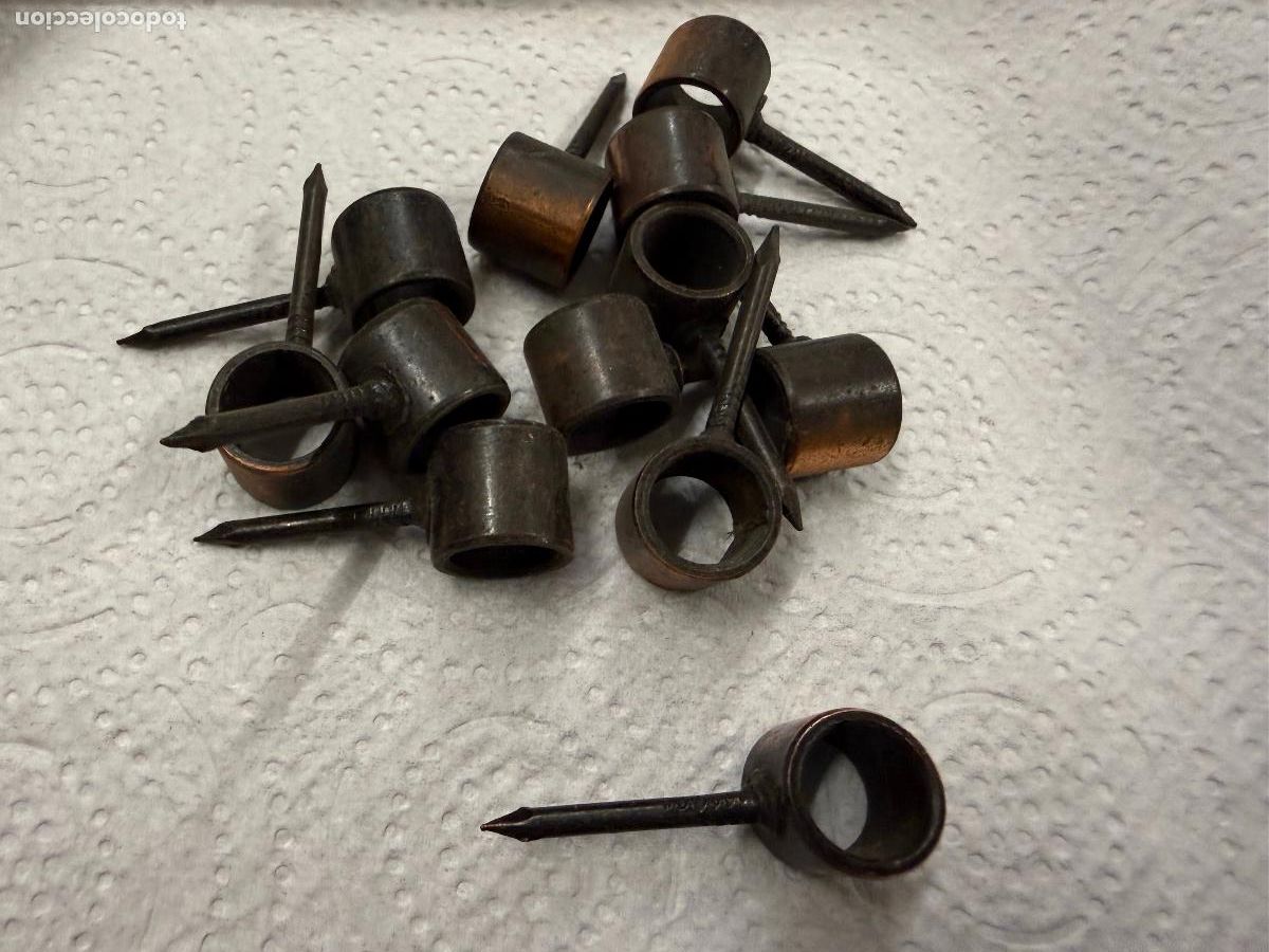 Antig&uuml;edades: Lote de 6 Bonitos pomos o tiradores de forja. Vintage. Miden 7.7x2,5cms