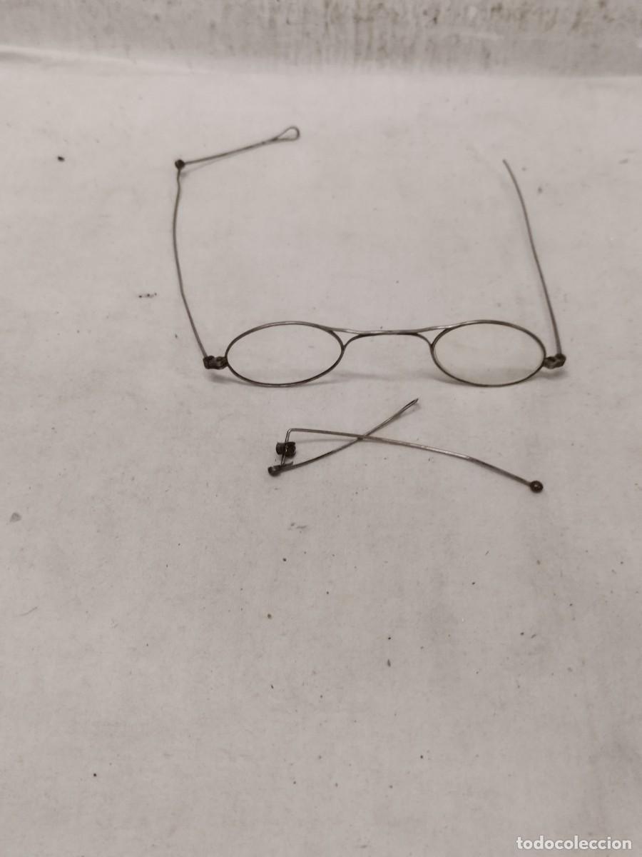 Antig&uuml;edades: Antiguas gafas solo con 1 cristal y a restaurar.