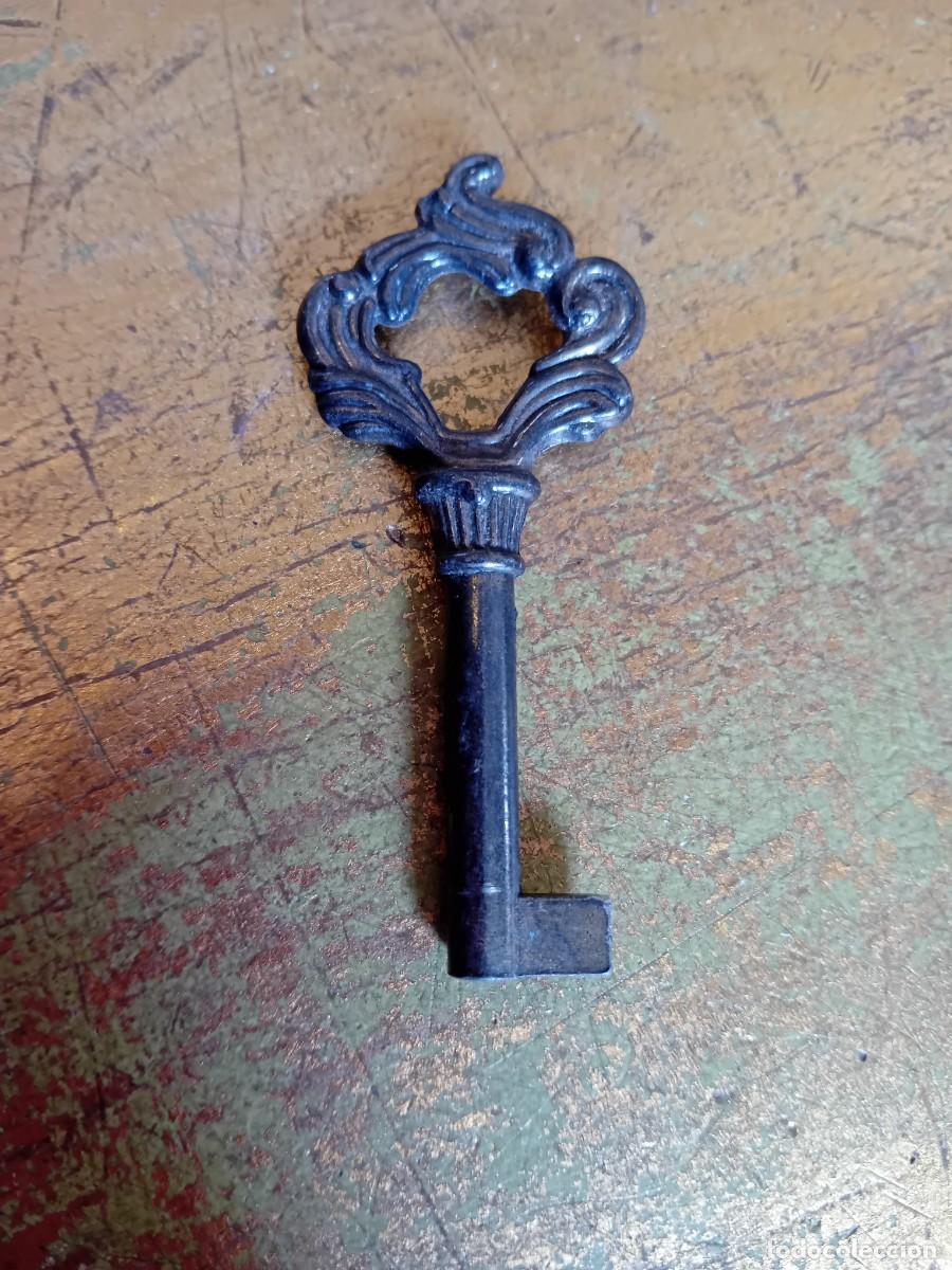 Antig&uuml;edades: Llave de bronce hueca - Foto 2
