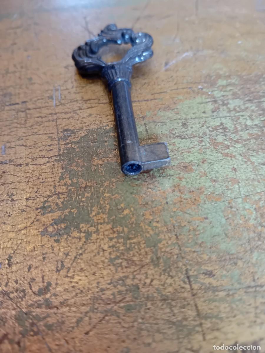 Antig&uuml;edades: Llave de bronce hueca - Foto 3