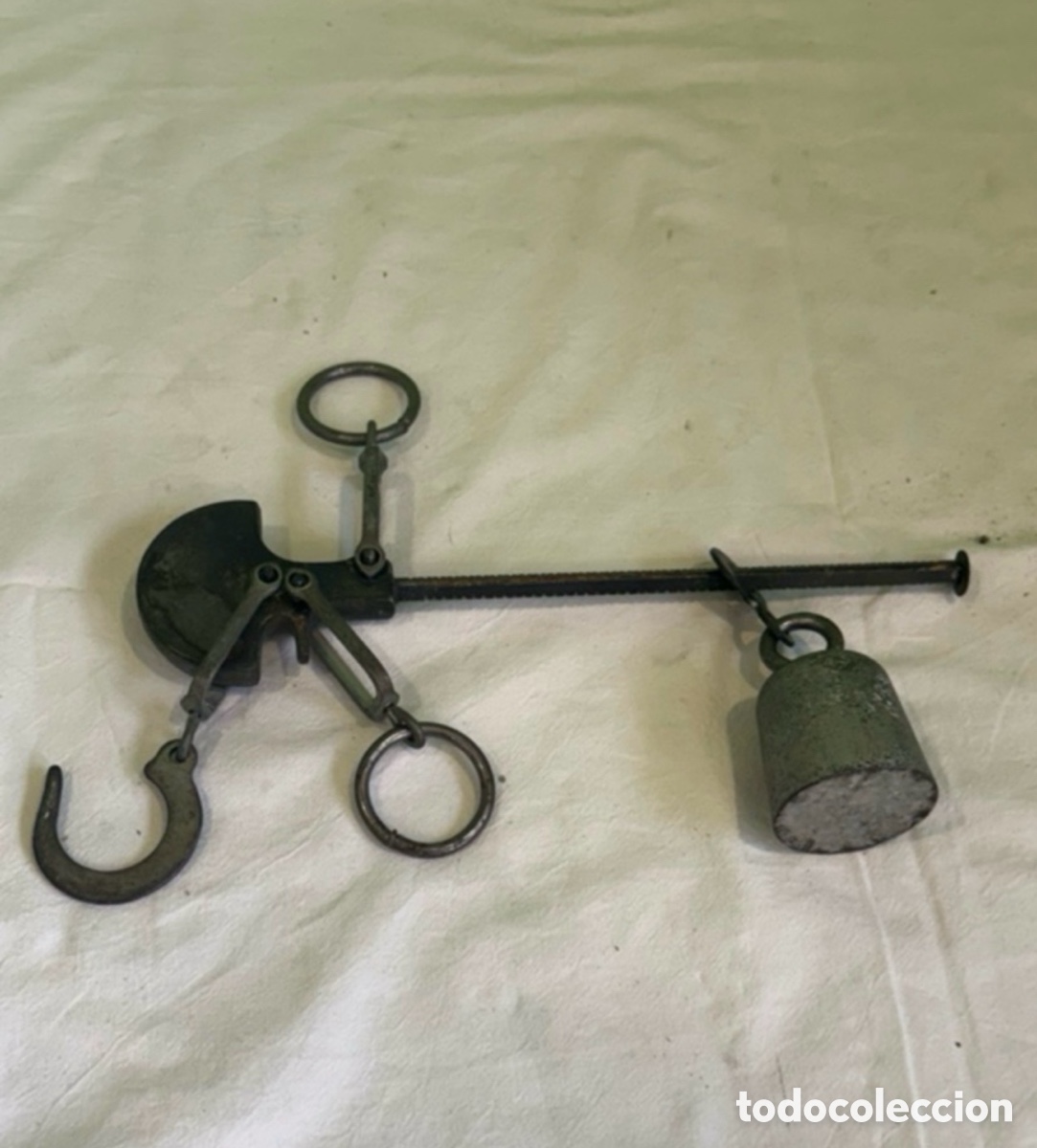 Antig&uuml;edades: balanza romana antigua fe hierro fundido y forja SXIX/ principios SXX.