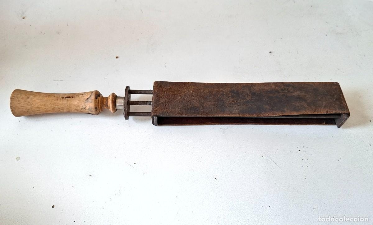 Antig&uuml;edades: BARBER&Iacute;A - AFILADOR DE HOJAS / NAVAJAS