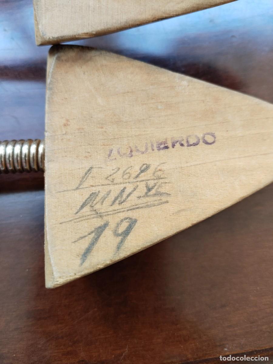 Antig&uuml;edades: Pareja de hormas de zapato. - Foto 6