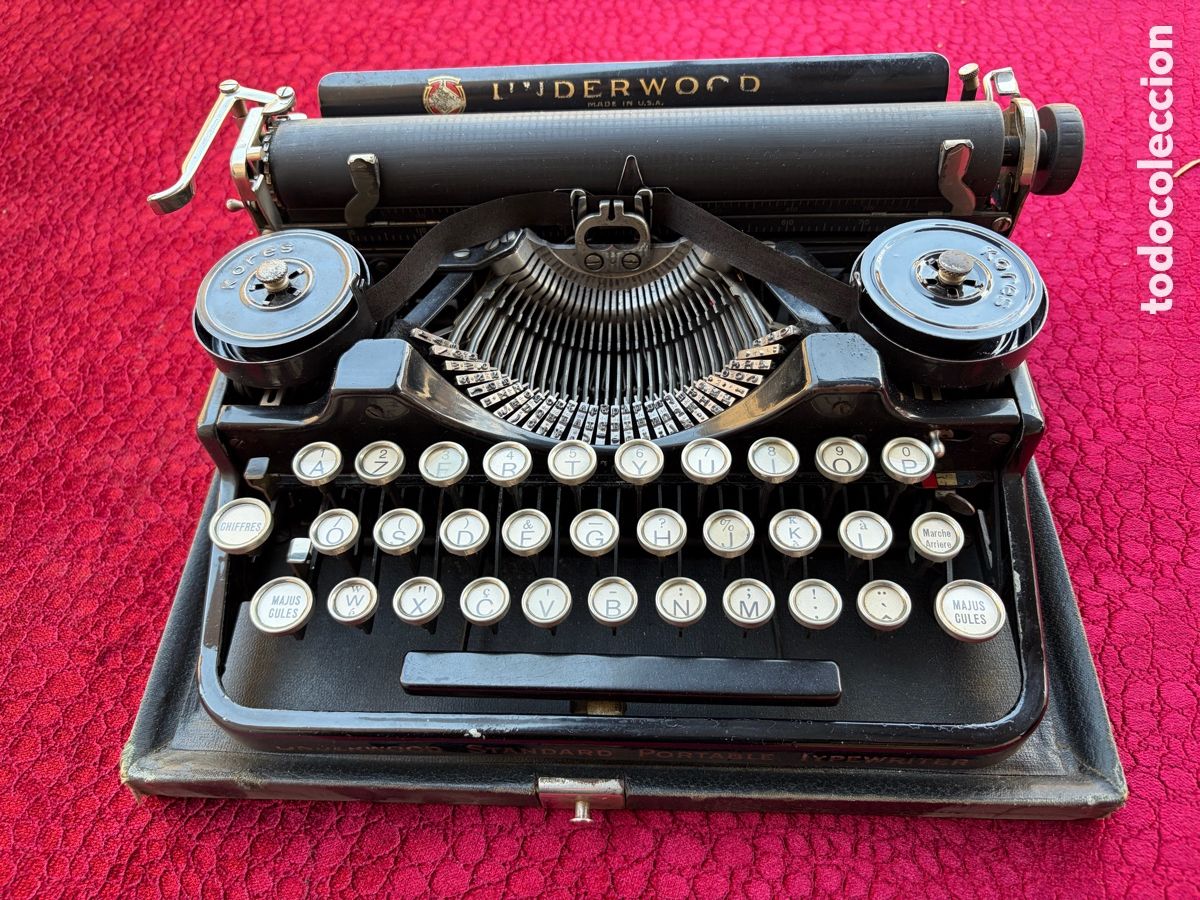Antig&uuml;edades: MAQUINA ESCRIBIR PORTATIL A&Ntilde;OS 30 UNDERWOOD