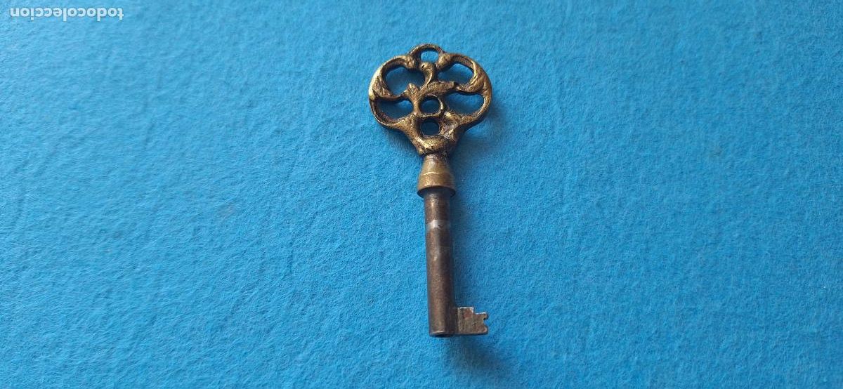 Antig&uuml;edades: LLAVE DE PUERTA MUEBLE O ARMARIO, retro VINTAGE.