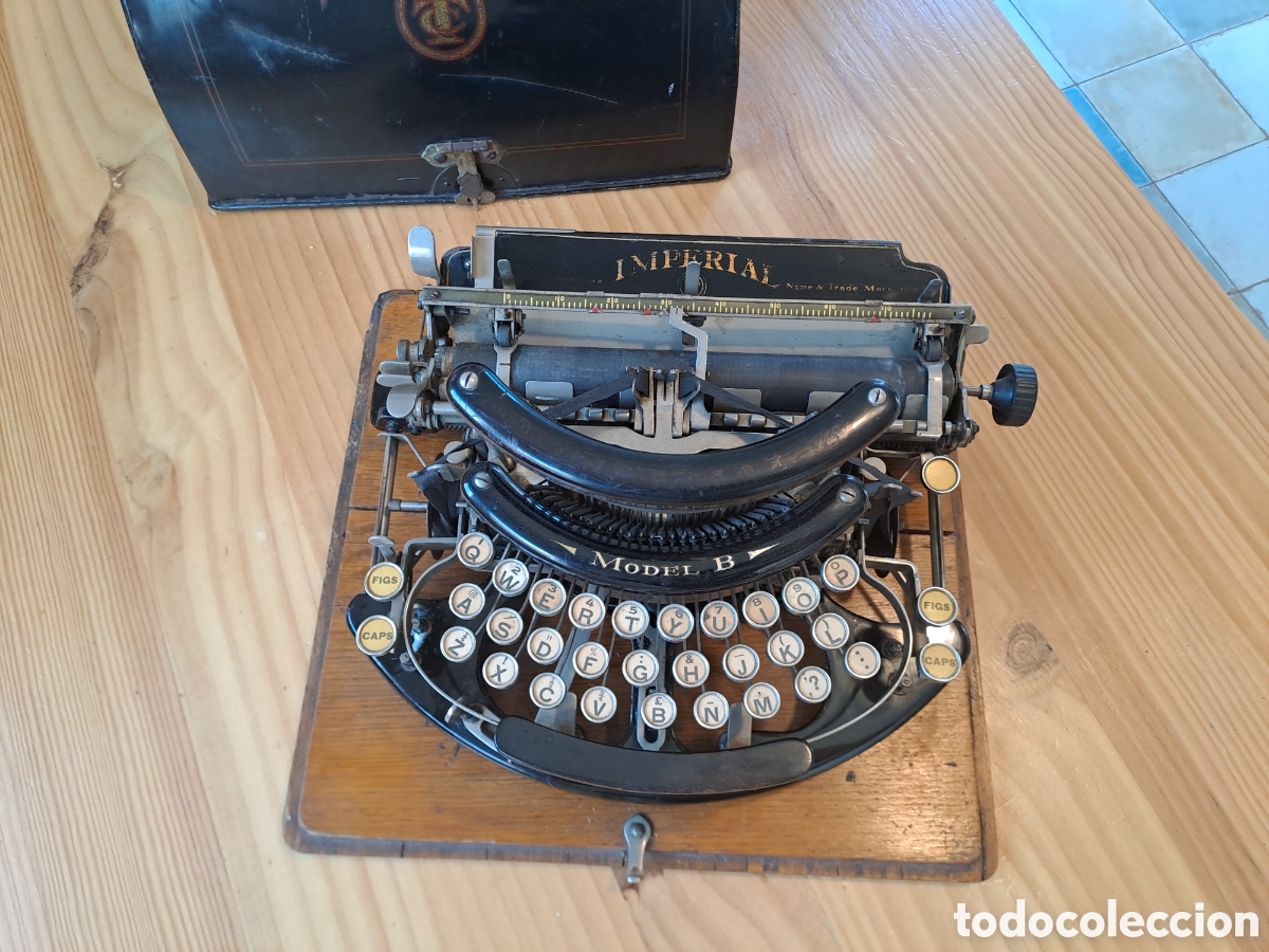 Antig&uuml;edades: M&aacute;quina de escribir Imperial b