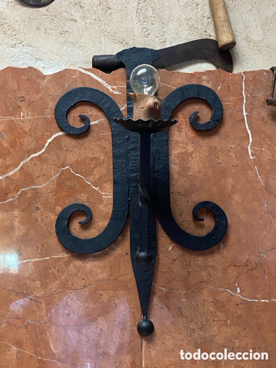 Antig&uuml;edades: Dos Apliques de forja para iluminaci&oacute;n - Foto 1