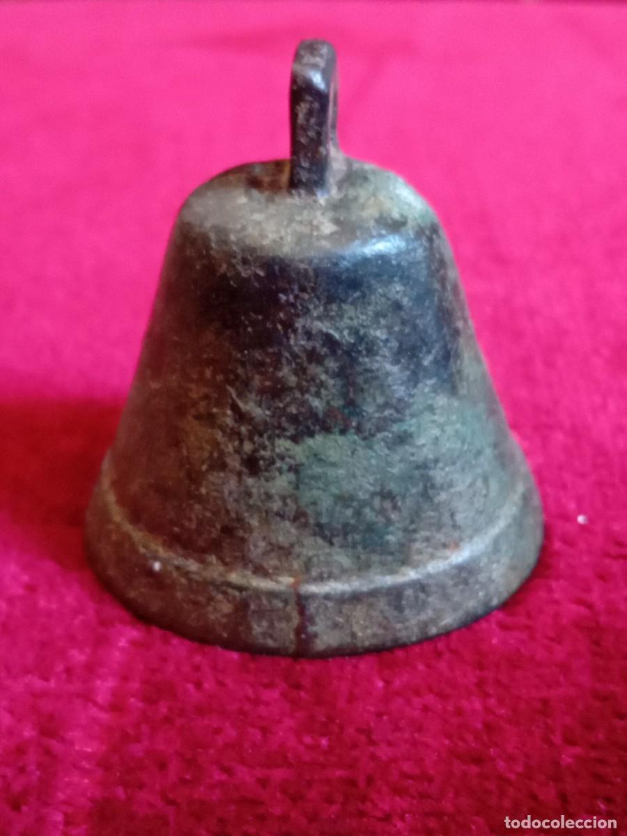 Antig&uuml;edades: Campanilla de bronce siglo XIX - Foto 3