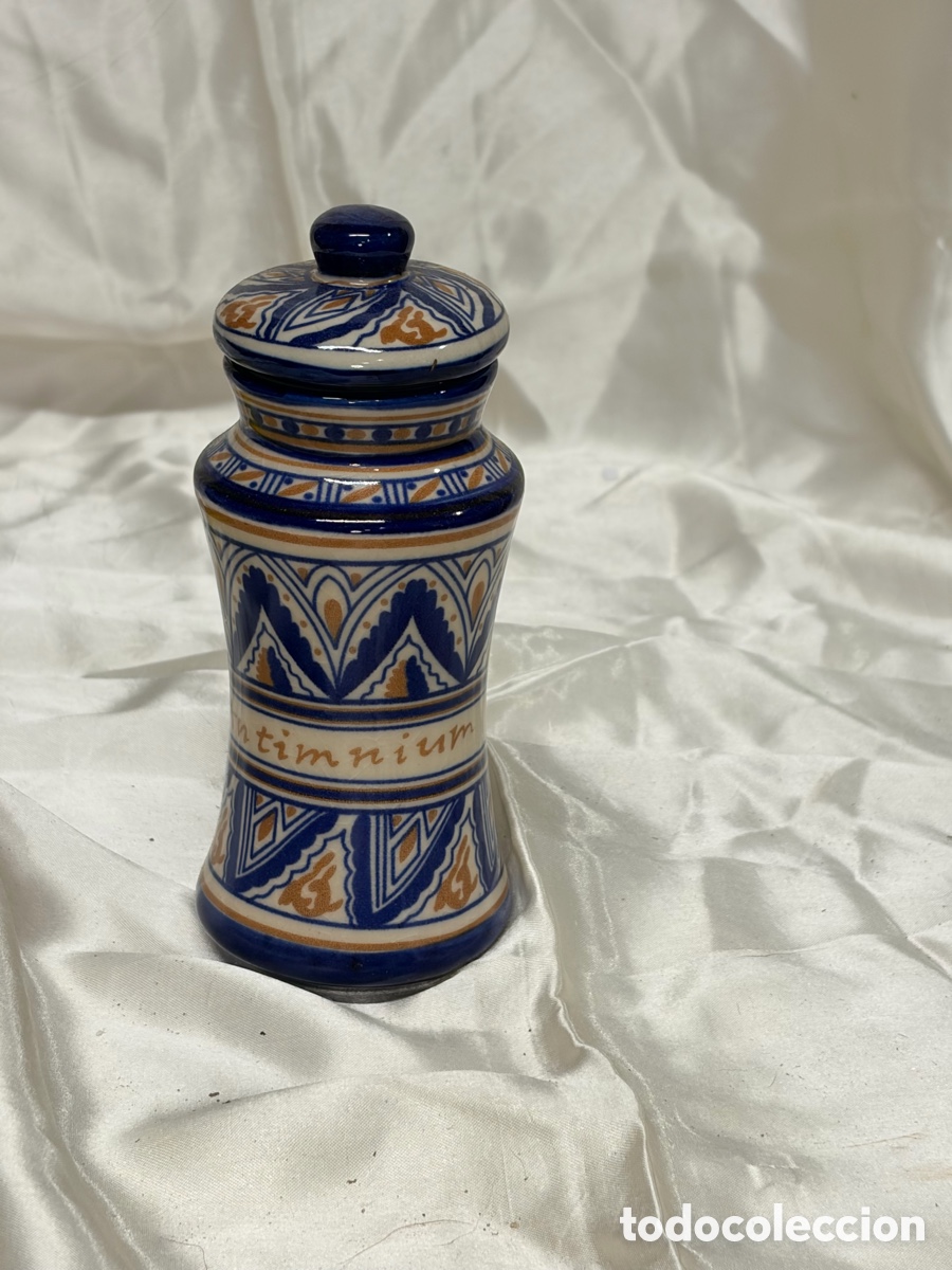 Antig&uuml;edades: Antiguo albarelo de cer&aacute;mica. Reproducci&oacute;n