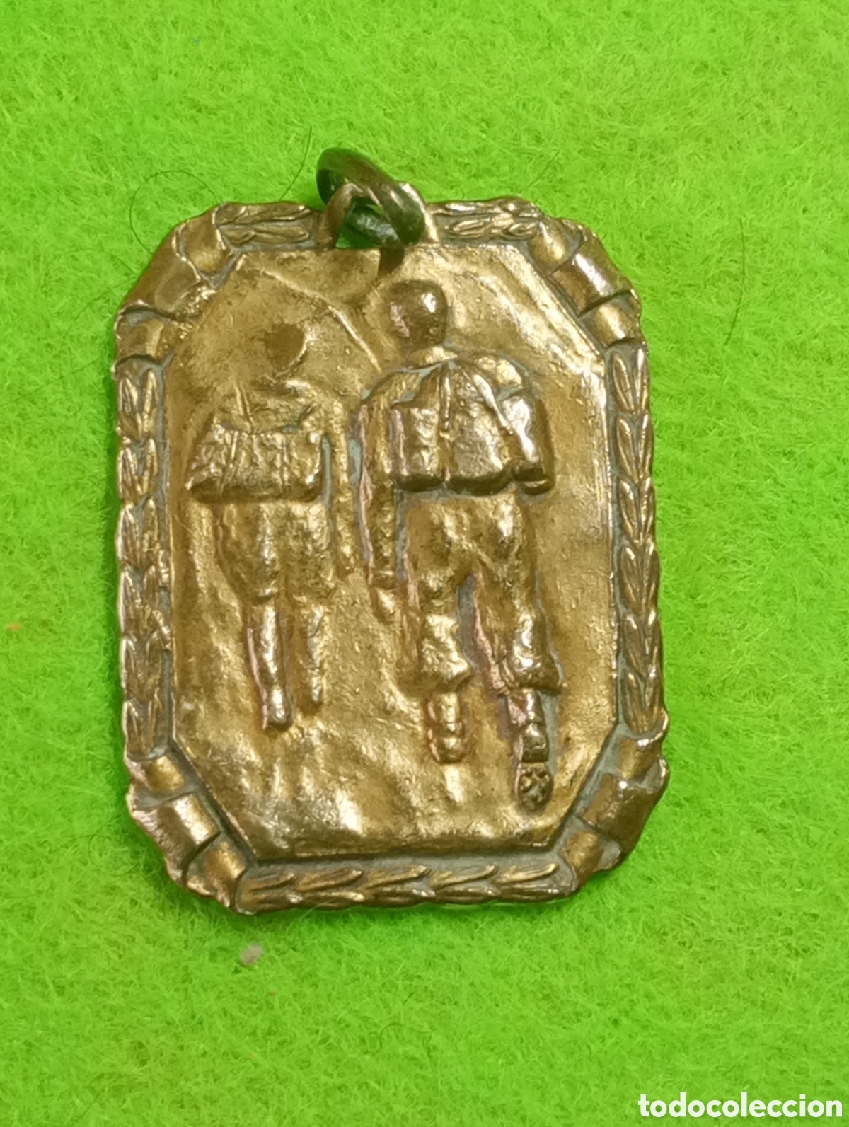 Antig&uuml;edades: Medalla dedicada al alpinismo de 12/10/1947..