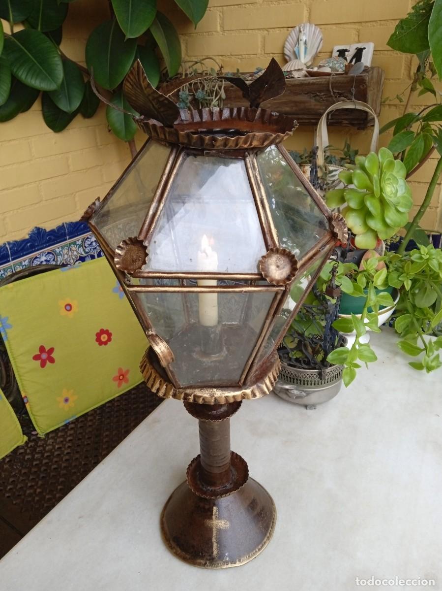 Antig&uuml;edades: Farol antiguo de hierro hojalata con vela