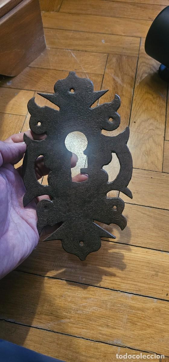 Antig&uuml;edades: Bocallave forja zoomorfo