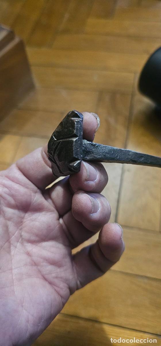 Antig&uuml;edades: Bocallave forja arca con clavos - Foto 2