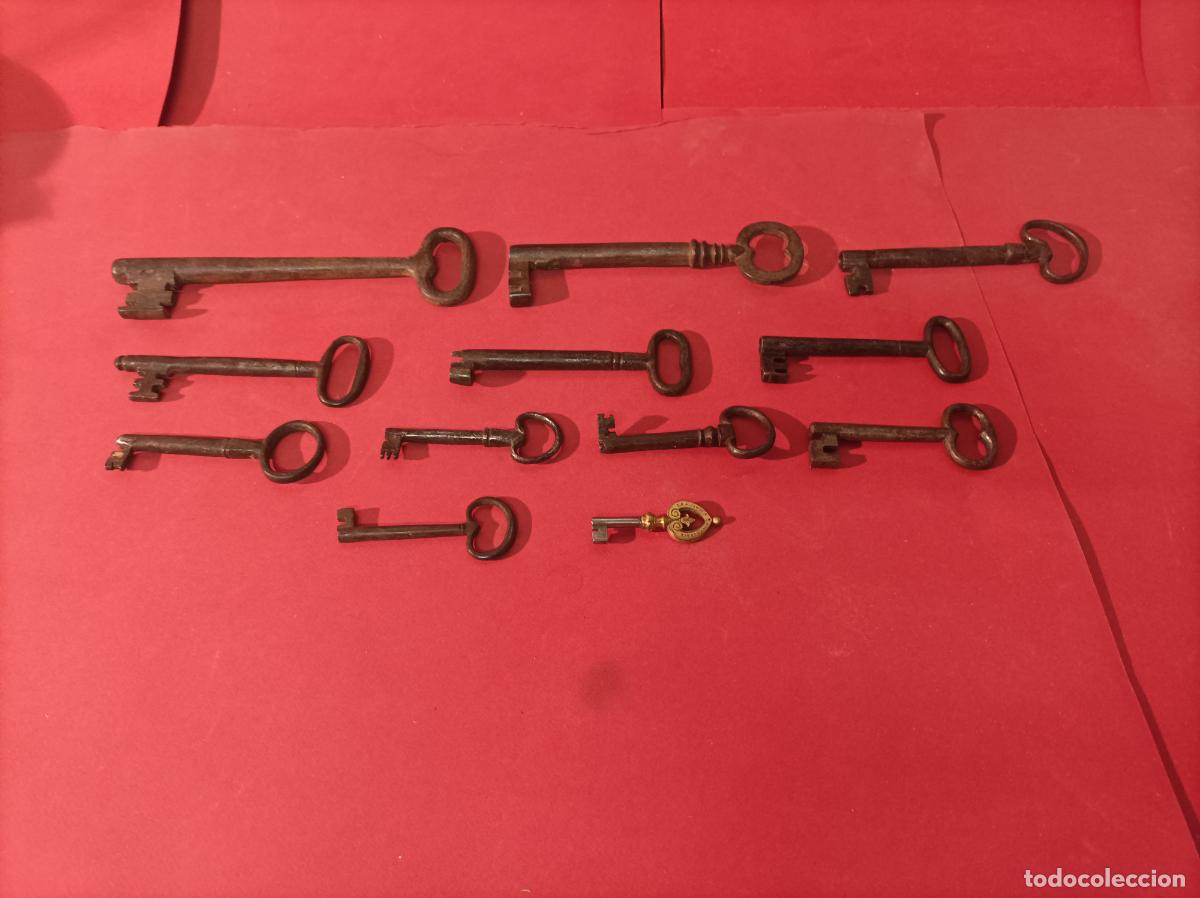 Antig&uuml;edades: LOTE DE ANTIGUAS LLAVE EN HIERRO FORJADO
