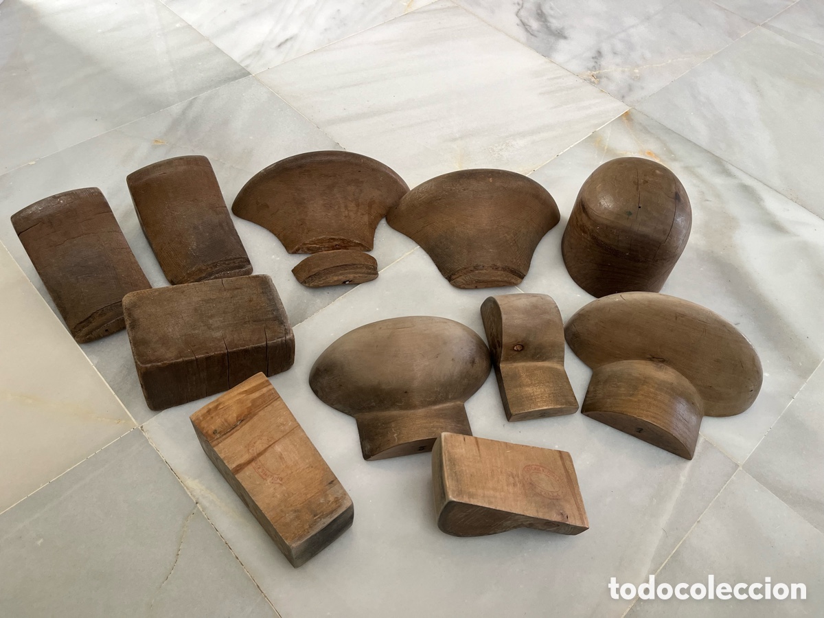 Antig&uuml;edades: Hormas moldes de madera de sombreros gorras o boinas antiguas