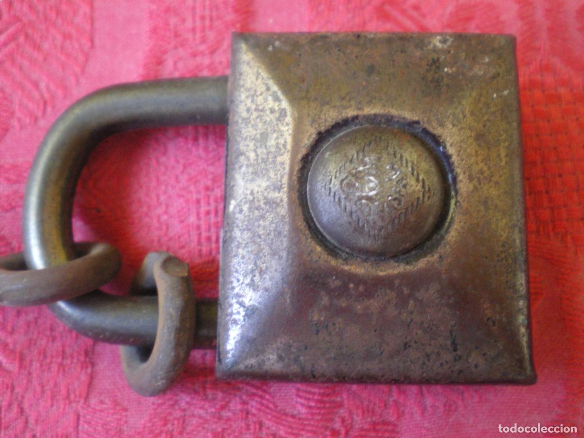 Antig&uuml;edades: ANTIGUO CANDADO. SIN LLAVE.