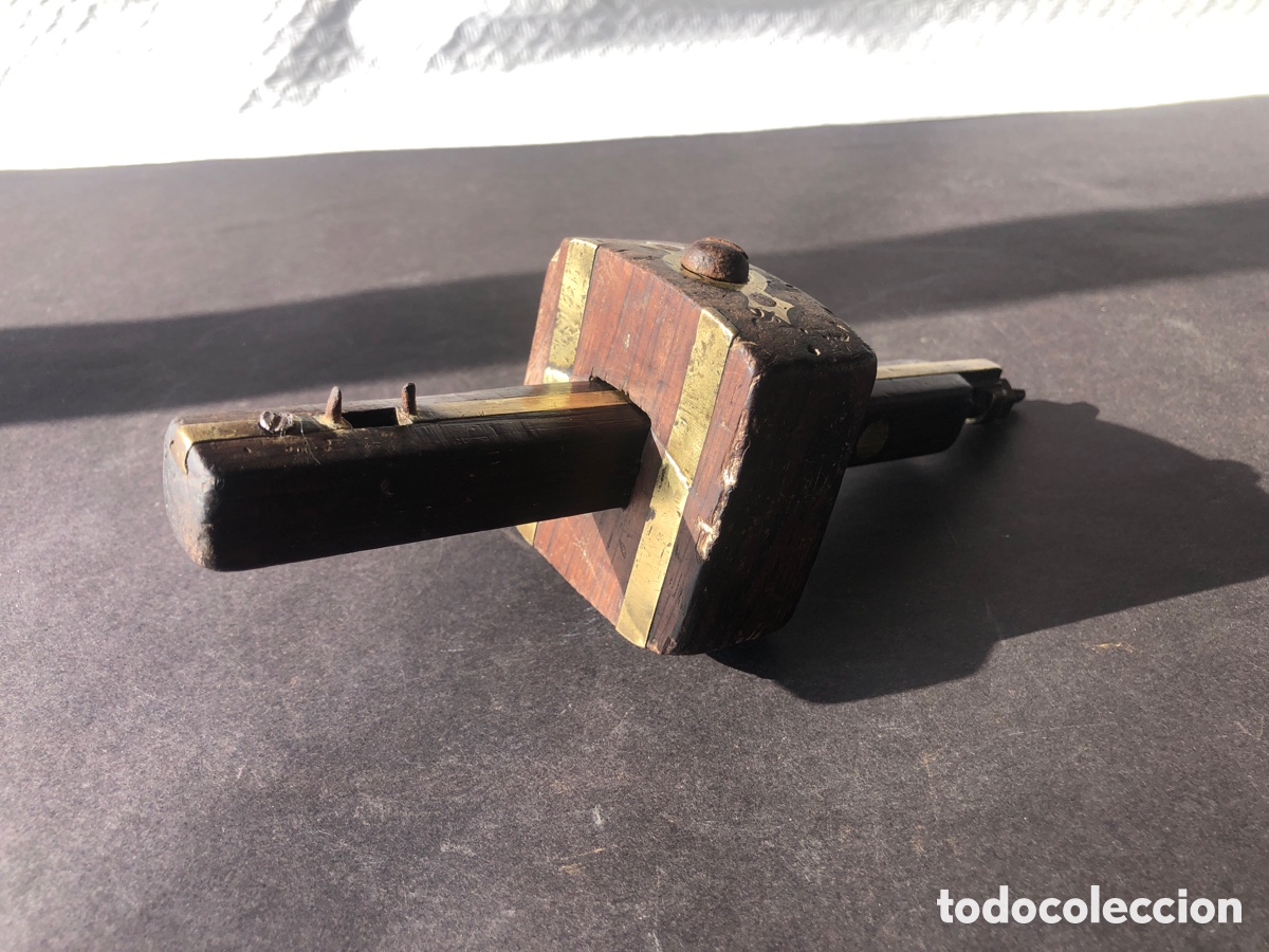 Antig&uuml;edades: Antiguo gramil de carpinteria madera noble y bronce