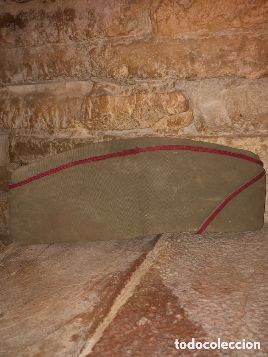 Antig&uuml;edades: Gorra militar antigua