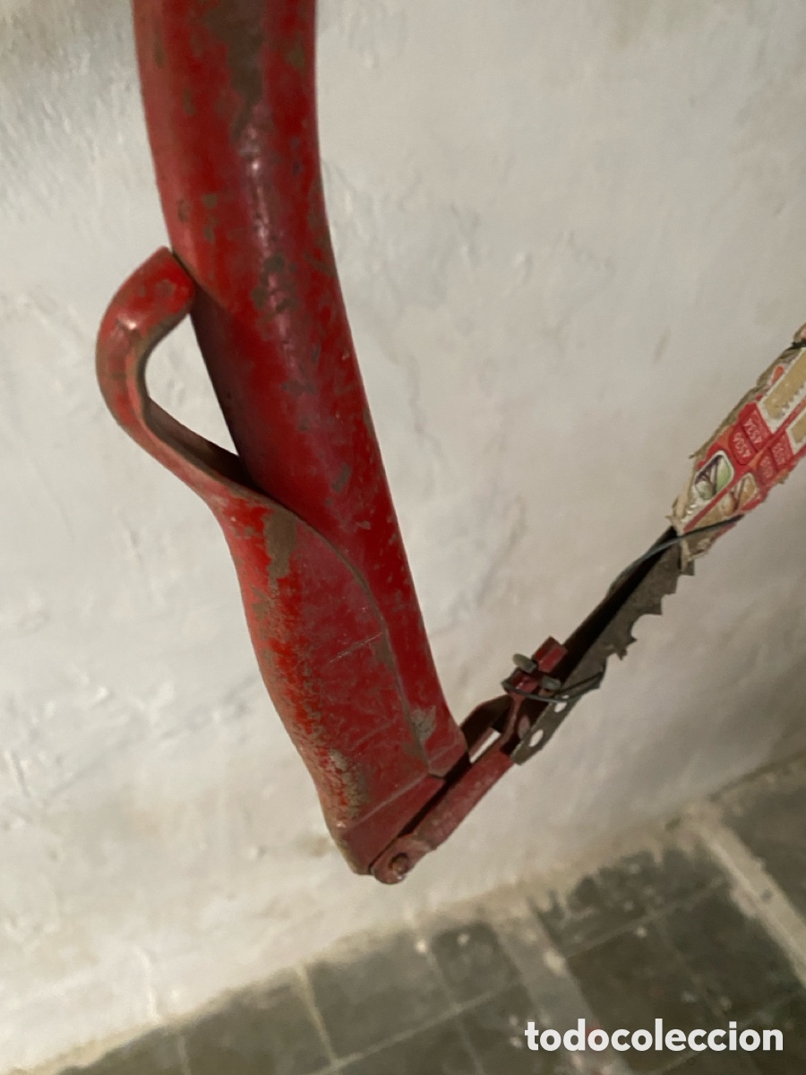 Antig&uuml;edades: Lote de dos sierras para madera y hierro - Foto 7