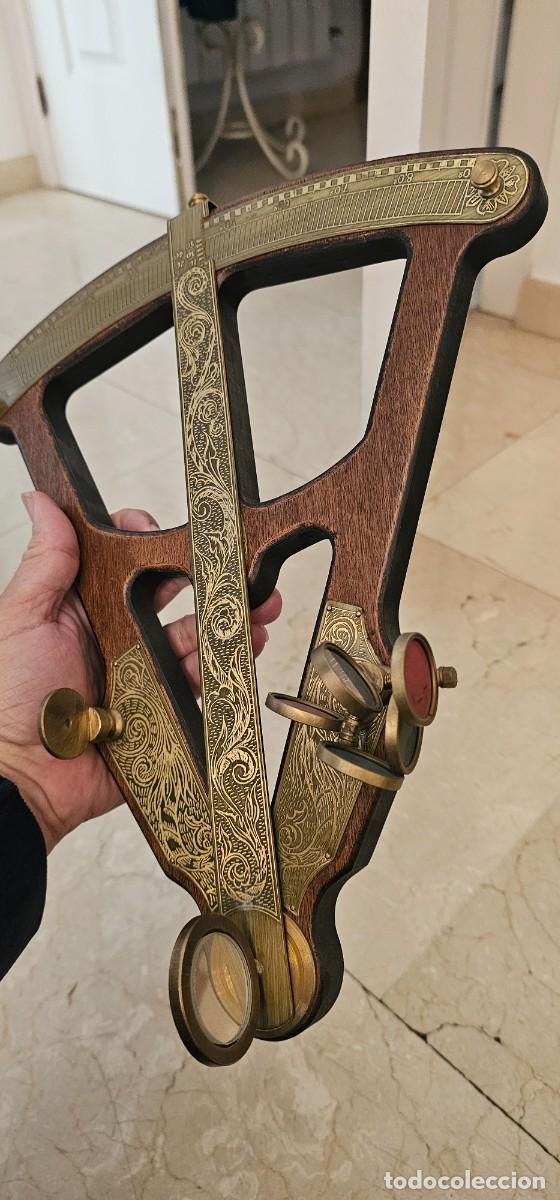Antig&uuml;edades: Importante sextante bronce y madera - Foto 3