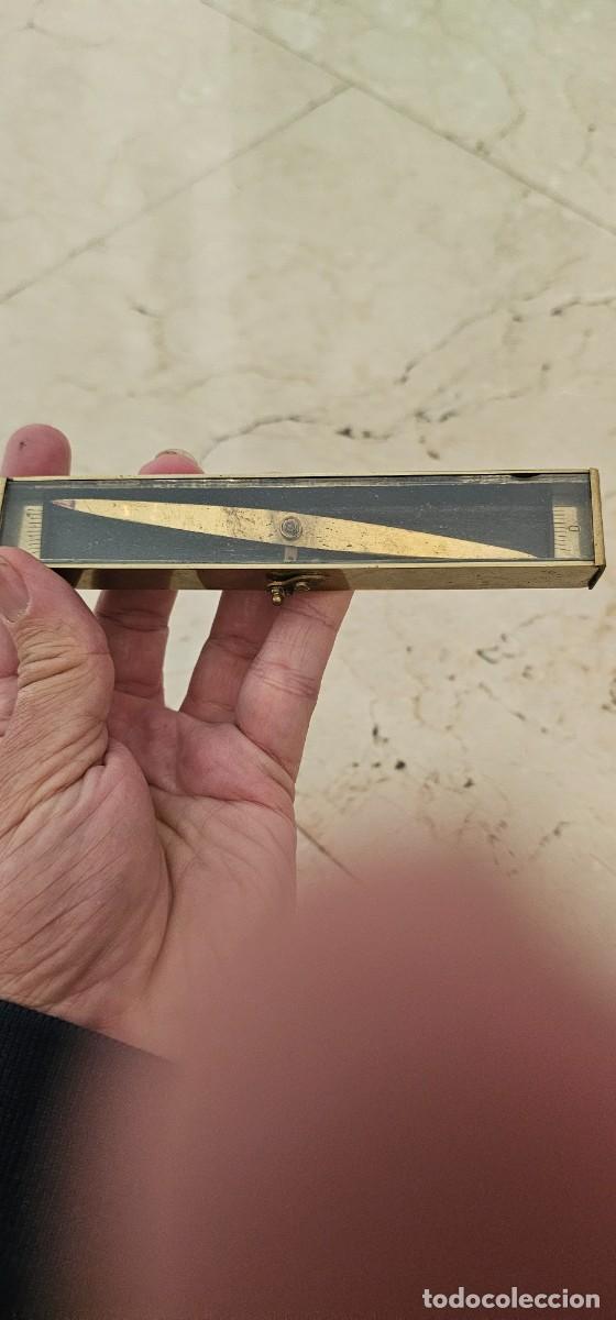 Antig&uuml;edades: Antigua brujula de aguja larga