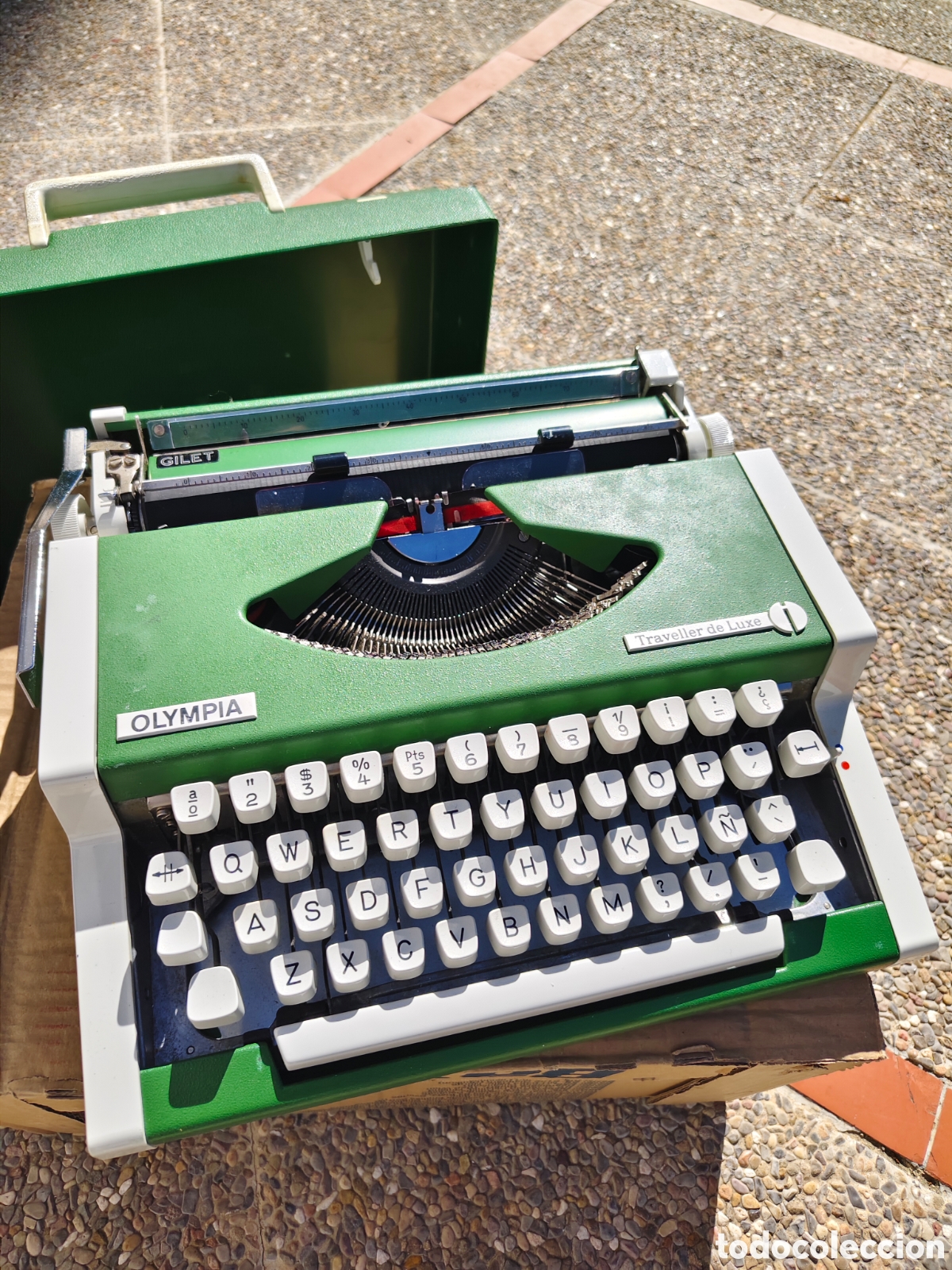 Antig&uuml;edades: M&agrave;quina de escribir vintage Olympia Traveller de Luxe