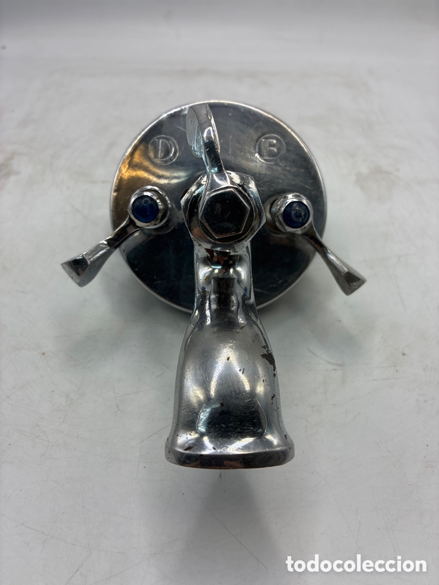 Antig&uuml;edades: Antiguo Grifo de ba&ntilde;era. - Foto 1
