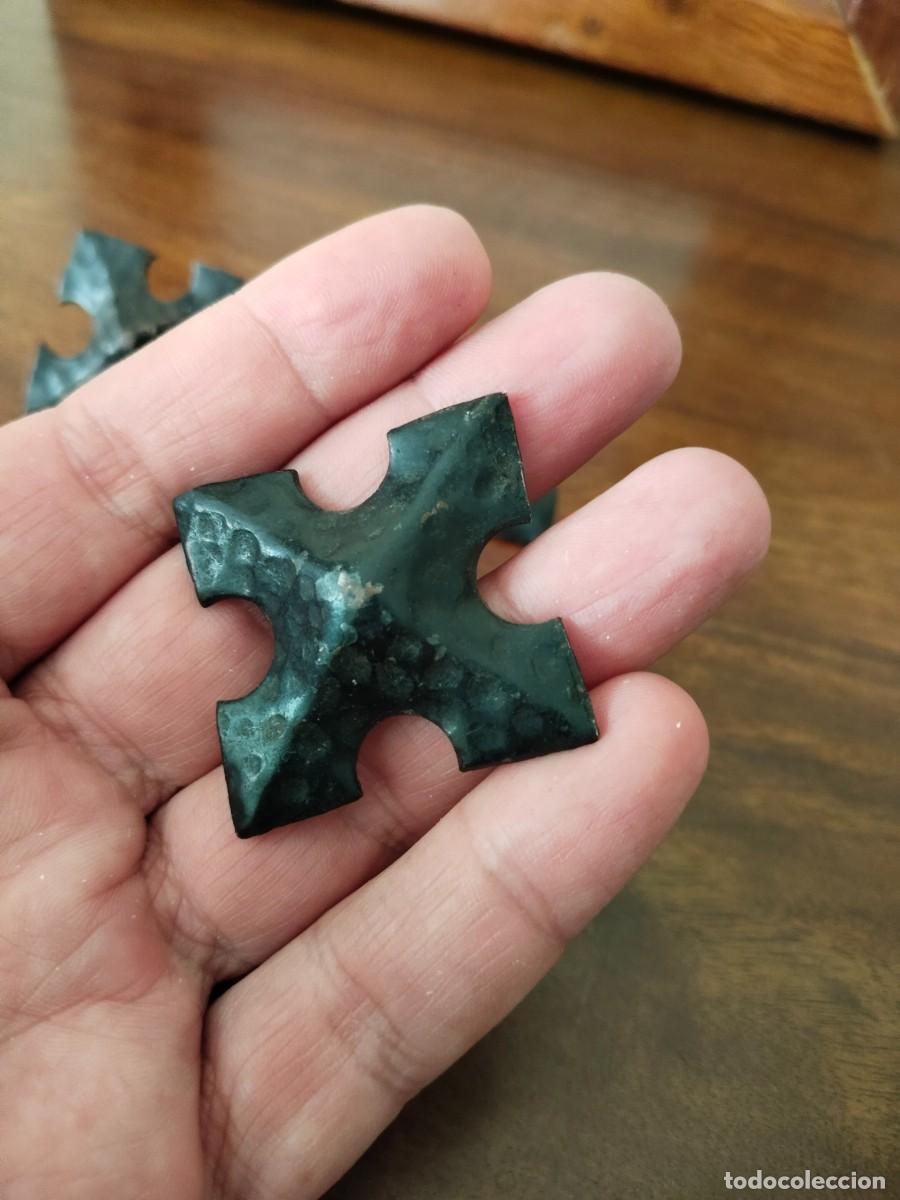 Antig&uuml;edades: 4 Clavos y una Tachuela. - Foto 2