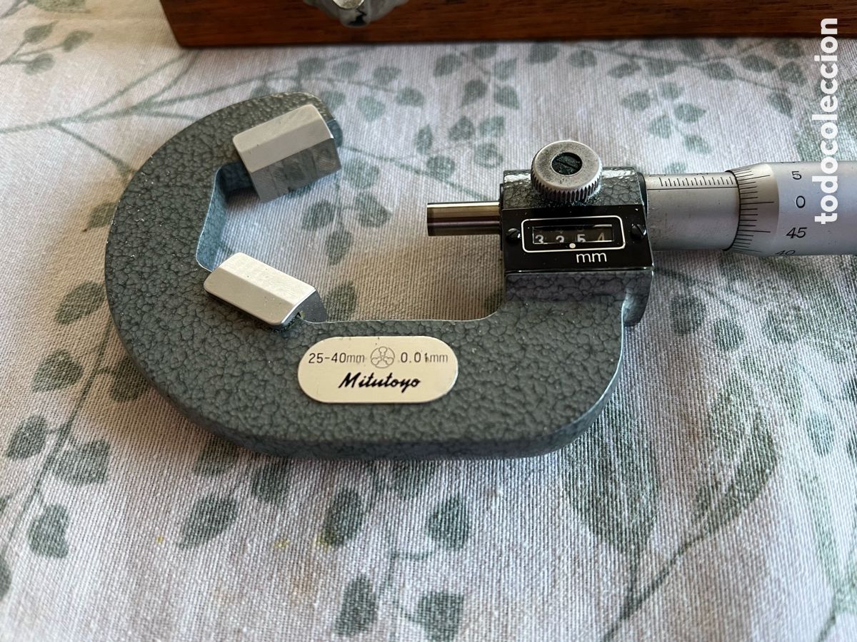 Antig&uuml;edades: Micr&oacute;metro Mitutoyo 25-40mm 0,01mm con estuche original