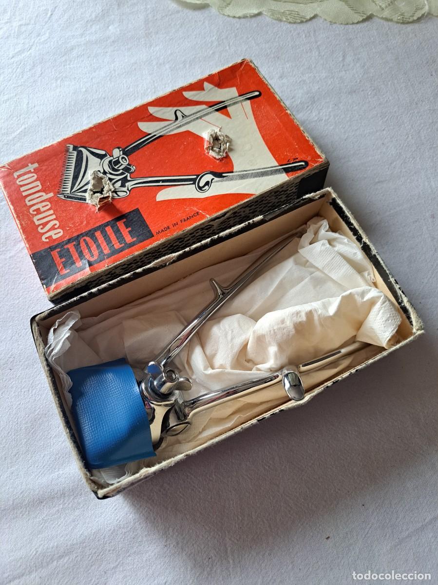 Antig&uuml;edades: Antigua maquina manual cortadora de cabello marca Etoile France, 1930