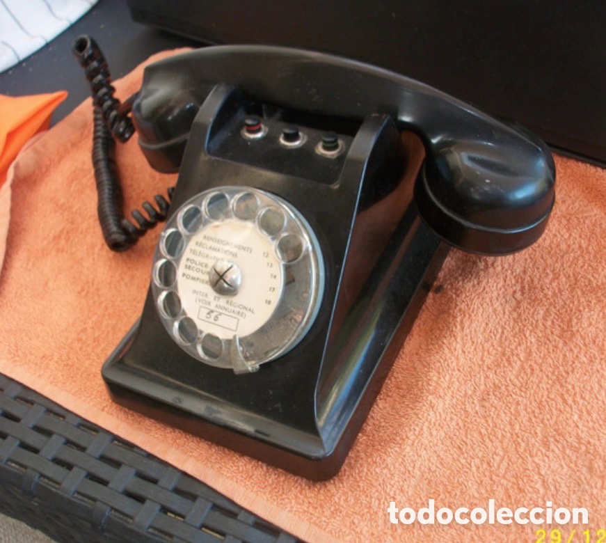 Tel&eacute;fonos: Antiguo tel&eacute;fono de baquelita Ericsson - Foto 1