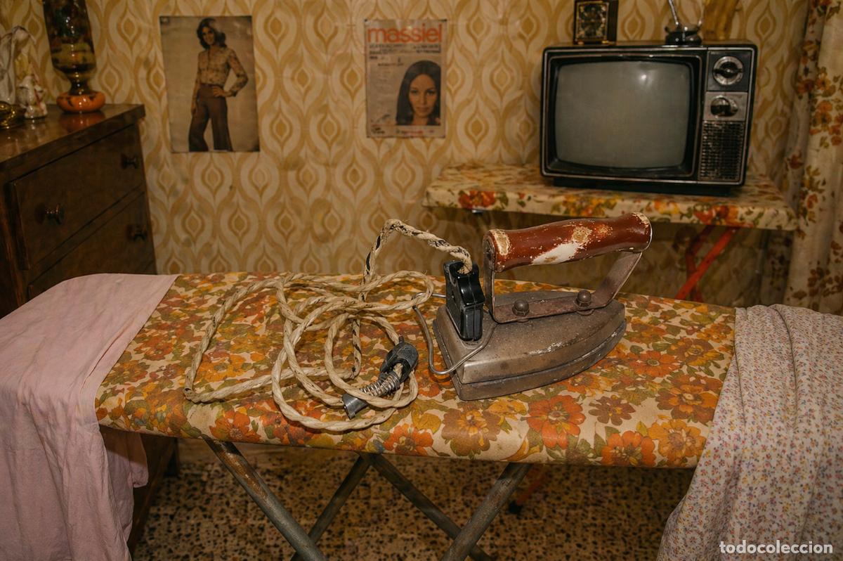 Antig&uuml;edades: Plancha el&eacute;ctrica a&ntilde;os 70 - Foto 2