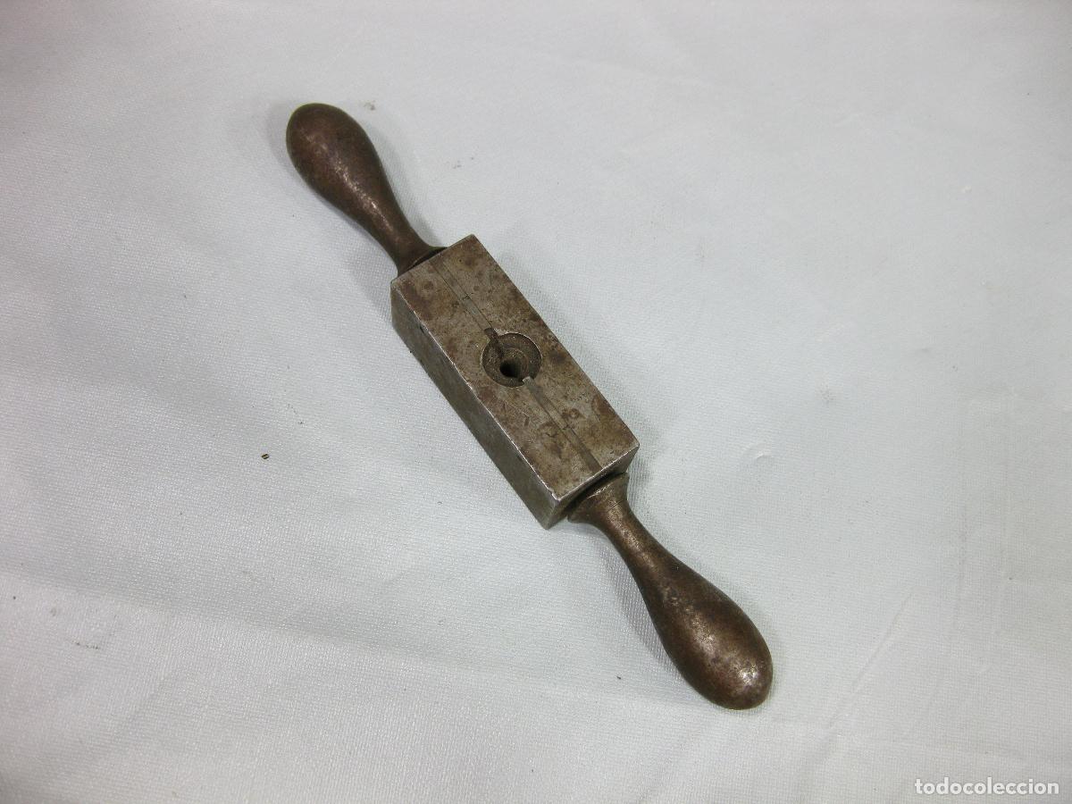 Antig&uuml;edades: ANTIGUA HERRAMIENTA DE HIERRO O TERRAJA