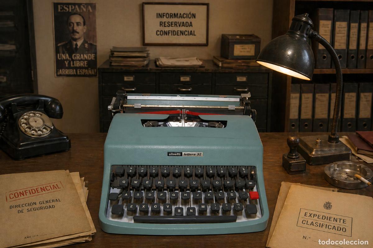 Antiquit&eacute;s: M&aacute;quina de escribir de la marca OLIVETTI Lettera 32