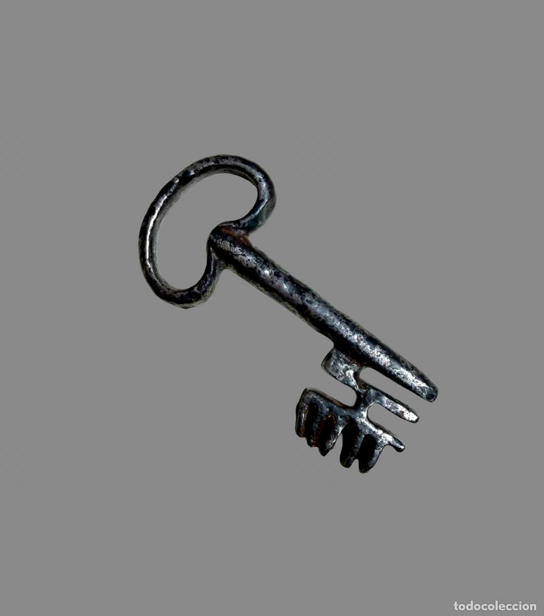 Antig&uuml;edades: Llave g&oacute;tica de peine, siglo XV - XVI