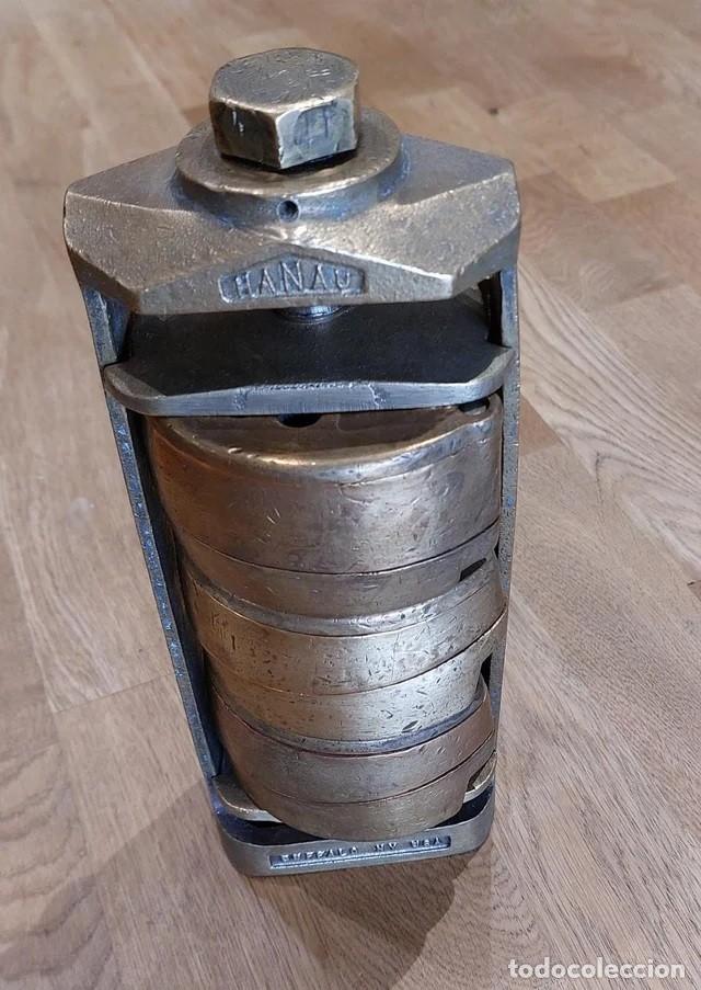 Antig&uuml;edades: Prensa Hanau de dentista. Tres moldes