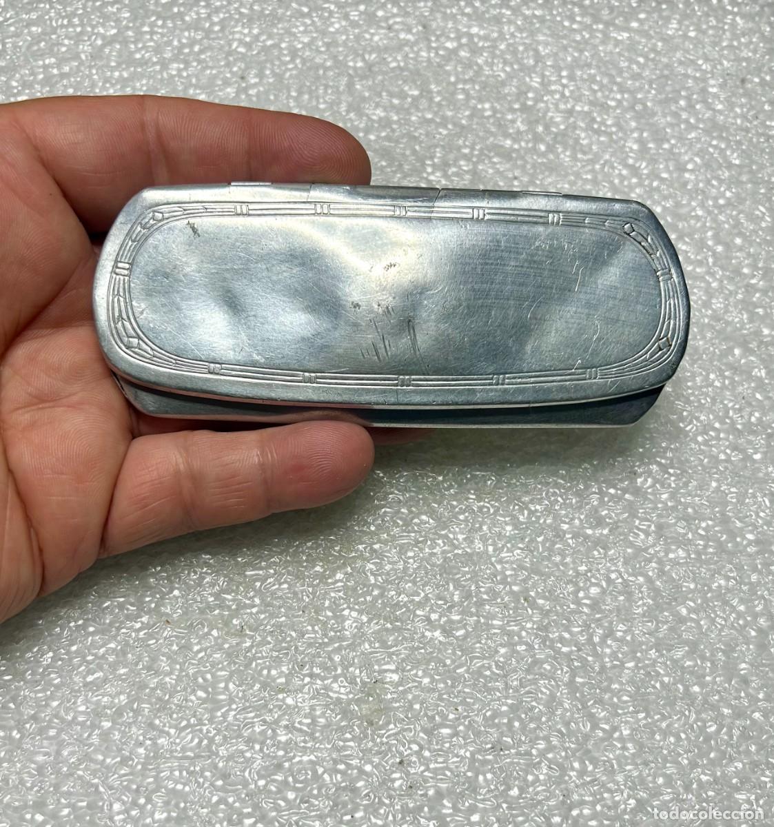 Antig&uuml;edades: 3727.Estuche met&aacute;lico antiguo para gafas