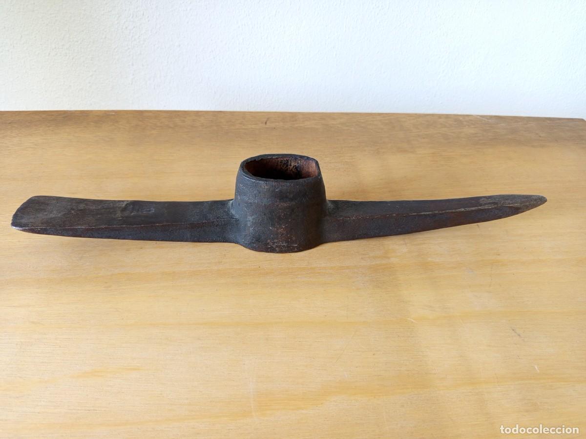 Antig&uuml;edades: Pico hierro largo 50cm.antiguo