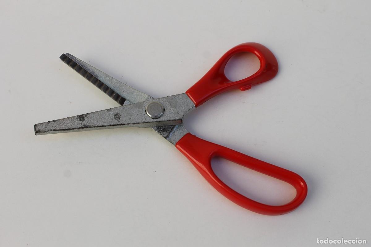 Antig&uuml;edades: TIJERAS PROFESIONALES DE SASTRE CON DIENTE DE SIERRA.