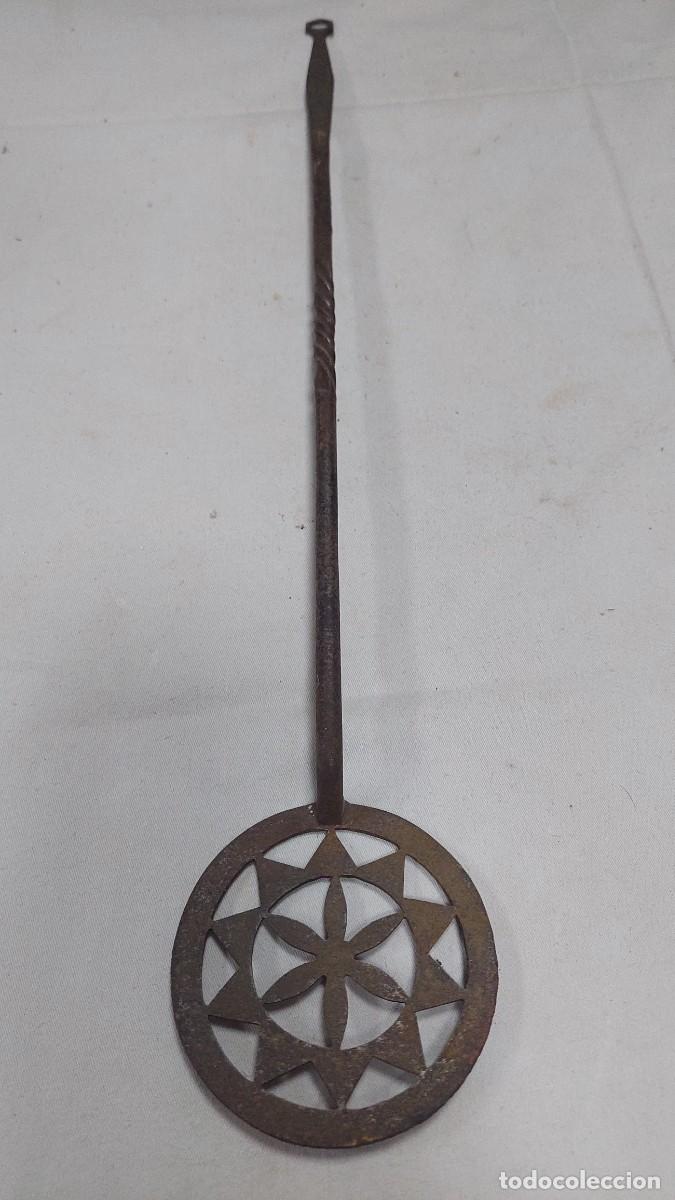 Antig&uuml;edades: Antigua badila forja estrellada