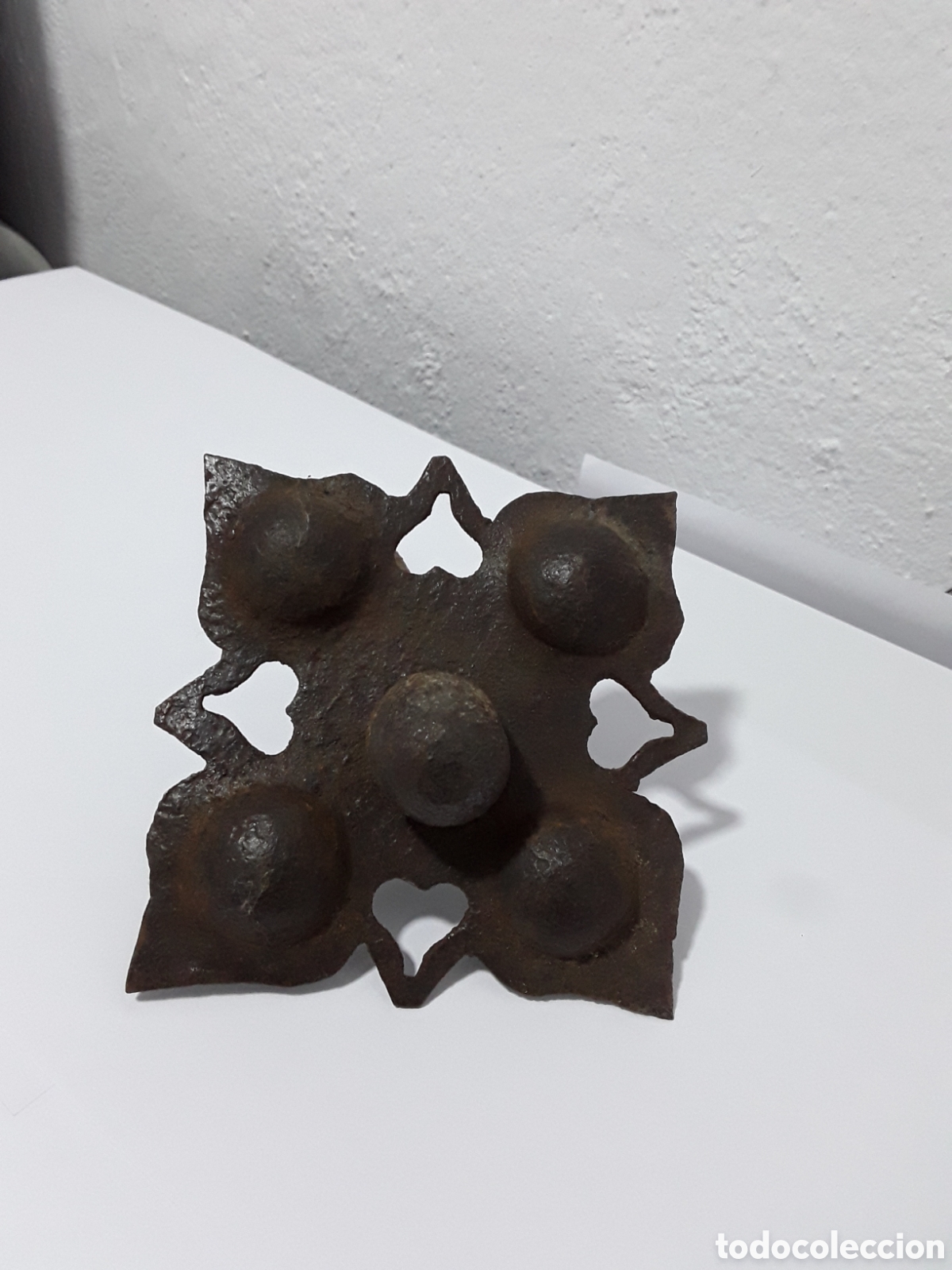 Antig&uuml;edades: Clavo de forja ( 9x9cm )