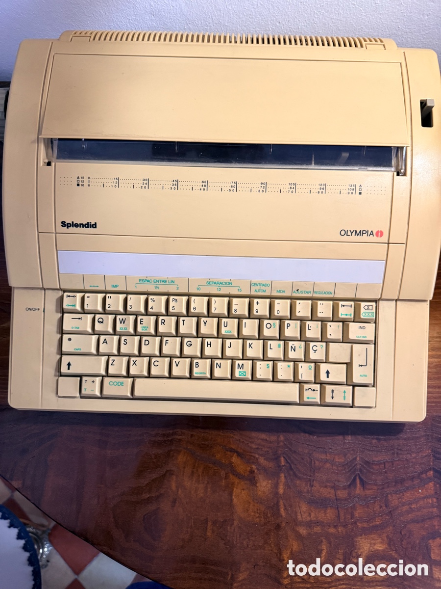 Antig&uuml;edades: M&aacute;quina de escribir el&eacute;ctrica Olympus