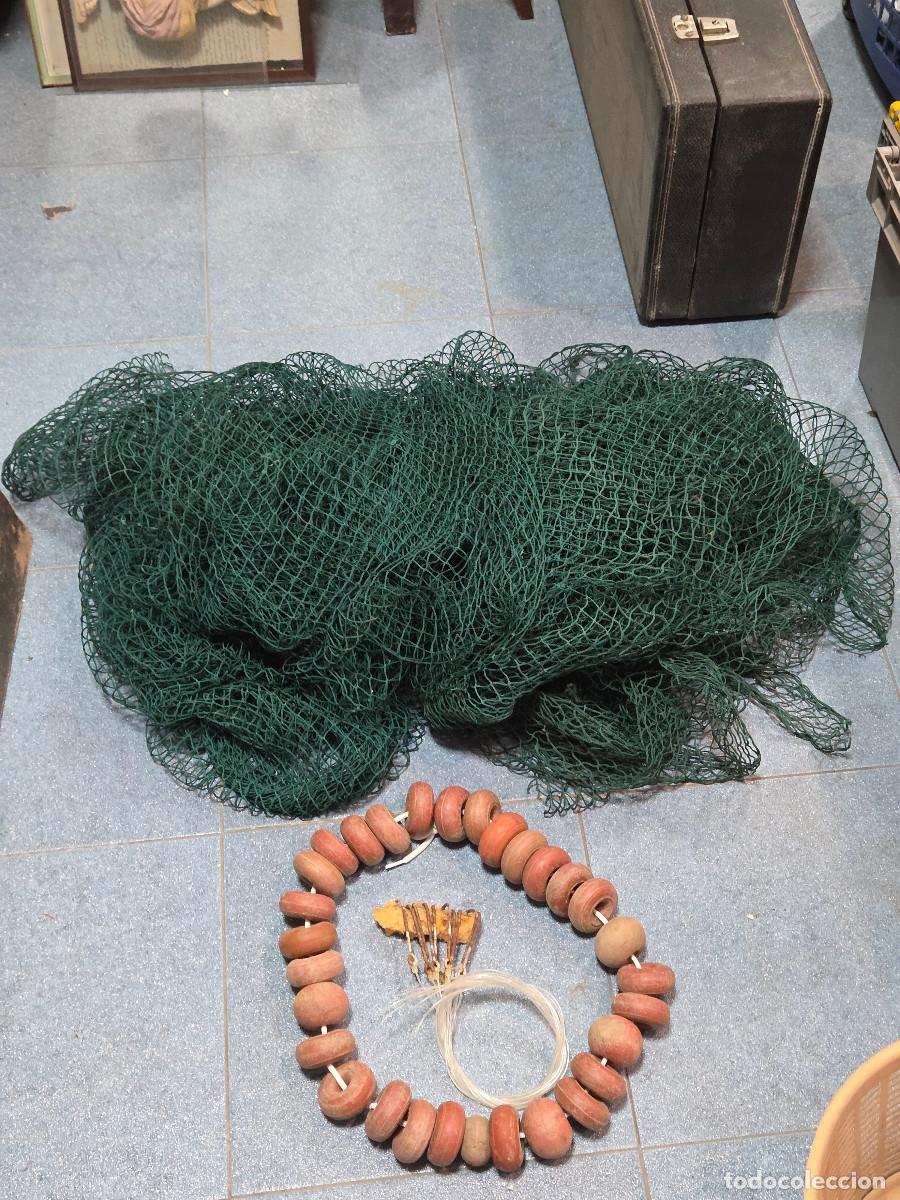 Antig&uuml;edades: ascesorios de redes, 30 corchos, 10 anzuelos