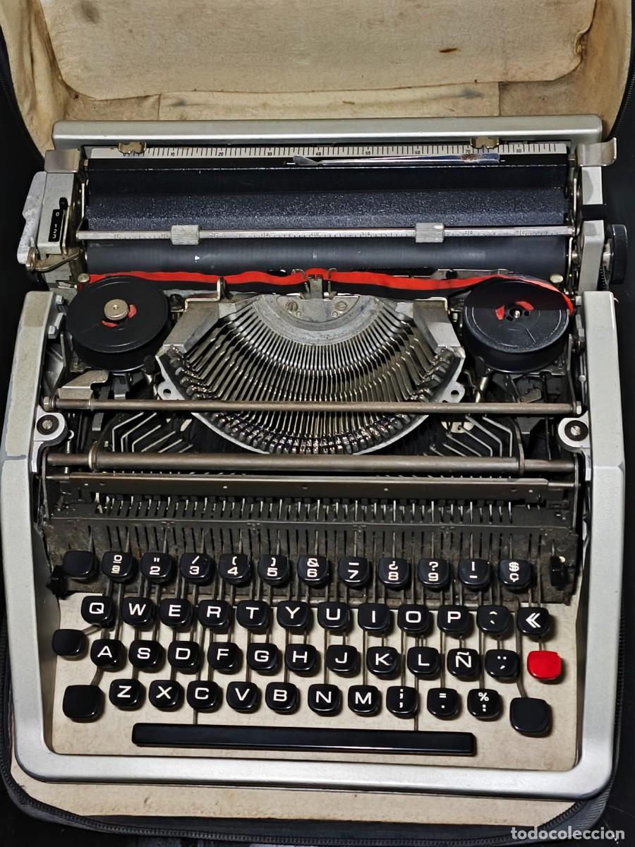 Antig&uuml;edades: Olivetti Lettera DL. Hispano Olivetti. Con malet&iacute;n original. Para repasar