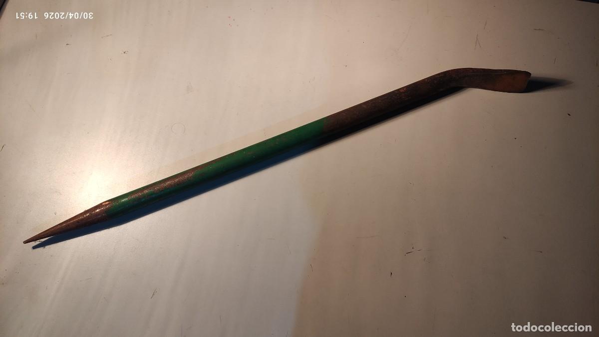Antig&uuml;edades: HERRAMIENTA MANUAL - PALAMQUETA, PATA DE CABRA O BARRA DE DEMOLICI&Oacute;N - LONGITUD 57 CM.