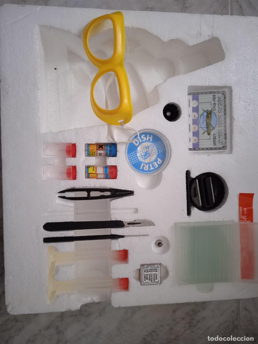 Antig&uuml;edades: Microscopio con varios compenentes - Foto 1