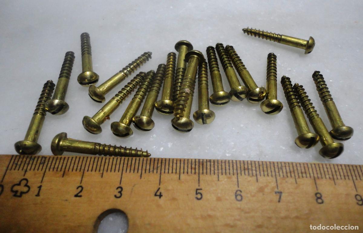 Antig&uuml;edades: TORNILLOS LATON ANTIGUOS PULIDOS A MANO UNO A UNO
