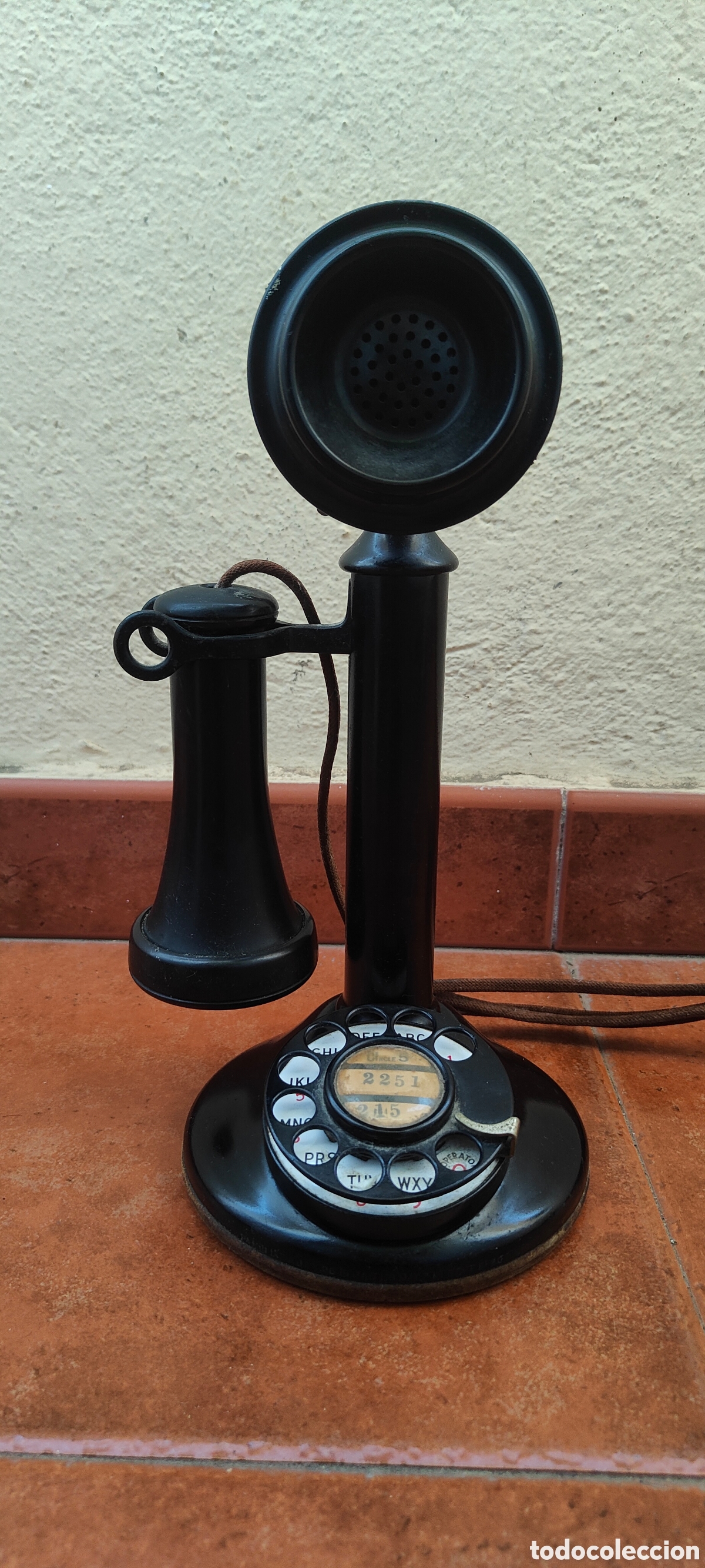 Tel&eacute;fonos: TELEFONO DE CANDELABRO AMERICANO