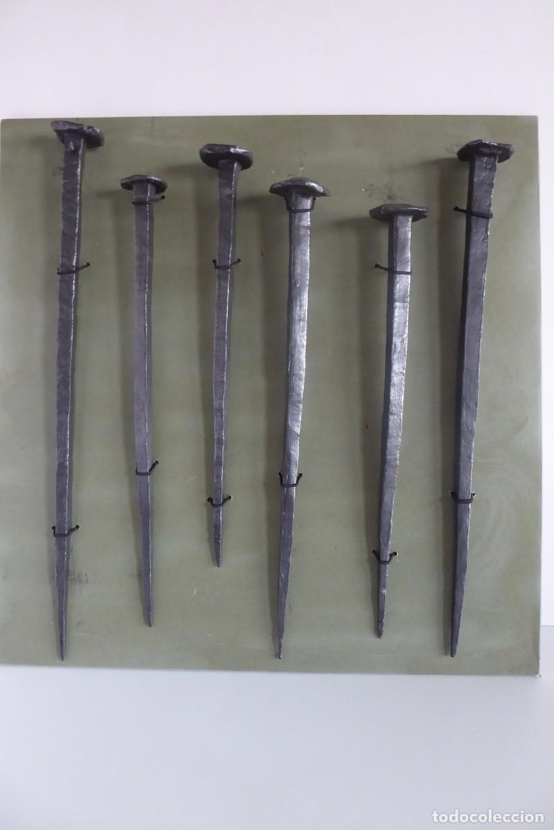 Antig&uuml;edades: CLAVOS DE FORJA DE GRAN PESO Y TAMA&Ntilde;O - Foto 1