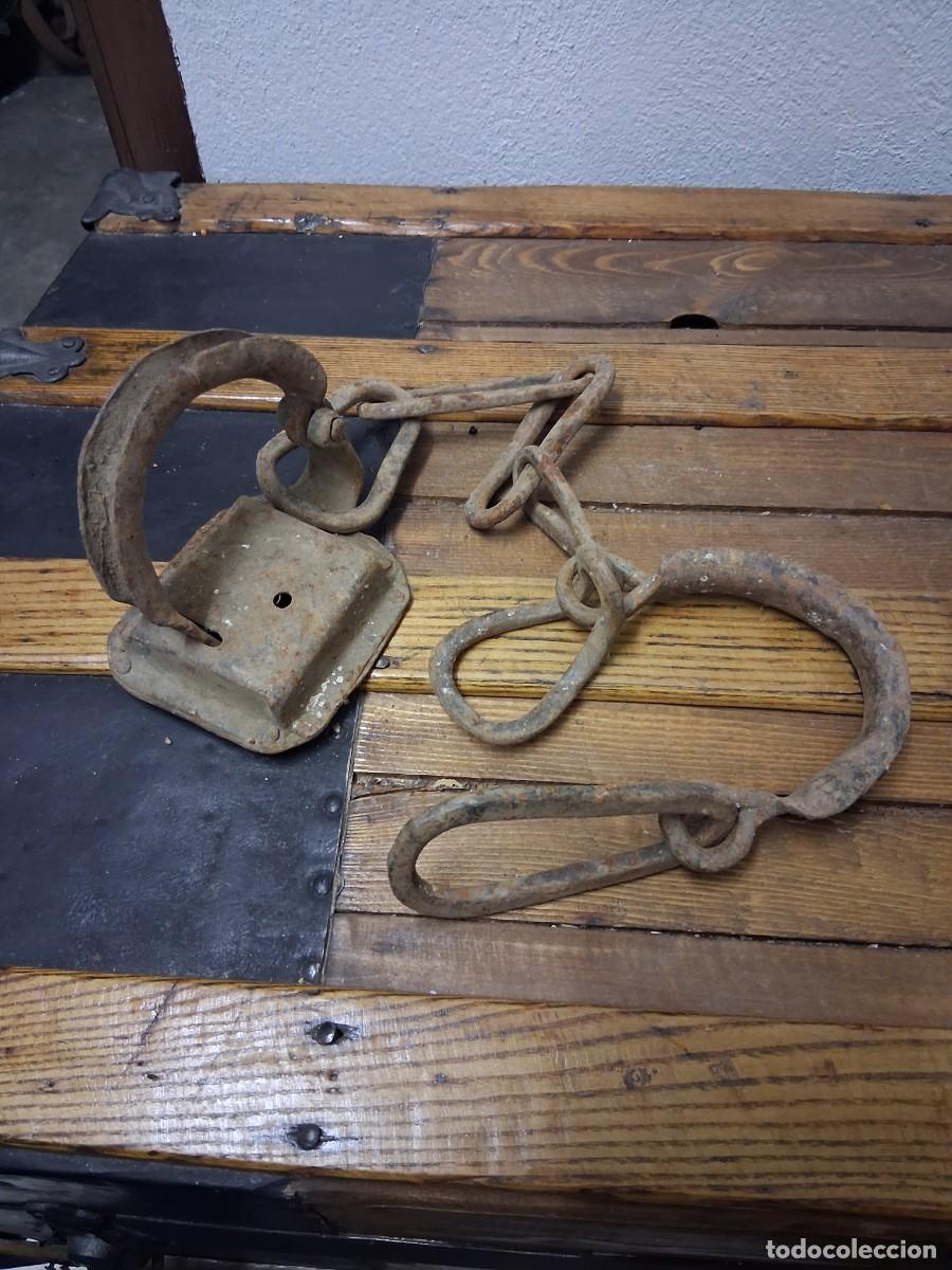 Antig&uuml;edades: ANTIGUA ESPOSAS GRILLETES DE FORJA HIERRO SIN LLAVE cerrajer&iacute;a fragua cerradura cadena candado